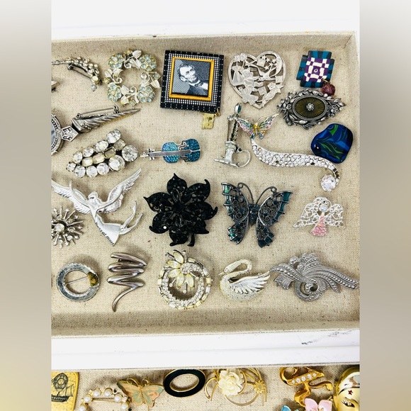 Vintage & Modern Gold & Silver Tone Assorted  Rhinestones Brooch Lot 70 - Picture 3 of 16